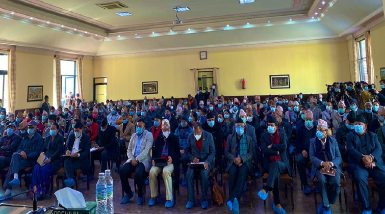 ओली पक्षको केन्द्रीय कमिटी बैठक शुरु